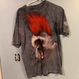 Red Mohawk on animal T